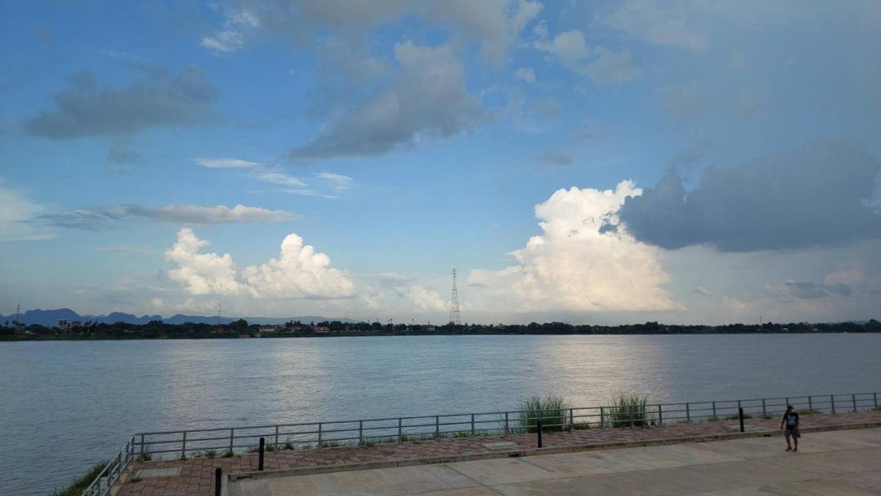 Happy Space วิลล่าทั้งหลัง 2นอน 2น้ำ ฟรี Wifi จอดรถ Nakhon Phanom Eksteriør billede